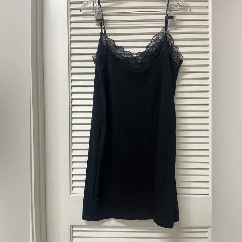 Victoria's Secret Black Lace Chemise small